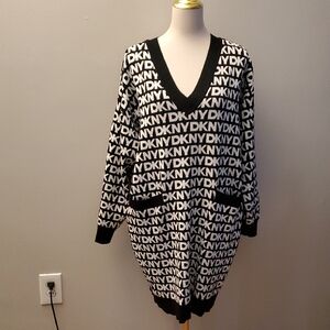 DKNY Monogram V-Neck Sweater in Black and White